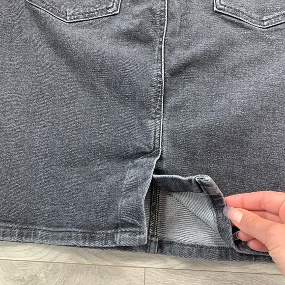 Levi’s Faded Black Midi Denim Skirt - Picture 10 of 12